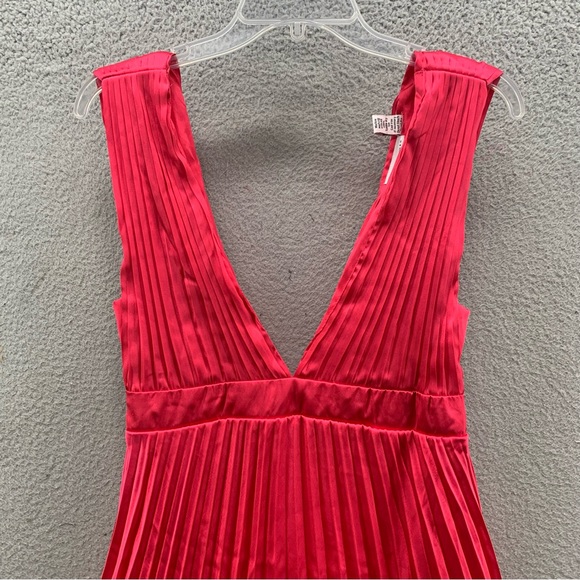 Sincerely Jules Dress Size M Hot Pink Sleeveless V-Neck Pleated Fit & Flare NWT - Picture 3 of 13